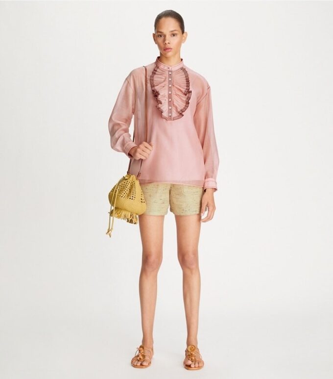 Blus med volanger fram Blus med volanger fram