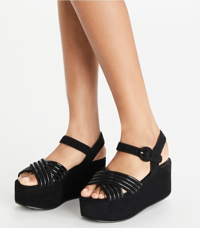 Bombe sandal med korsade remmar och plattform Bombe sandal med korsade remmar och plattform