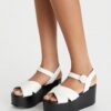 Bombe sandal med korsade remmar och plattform Bombe sandal med korsade remmar och plattform