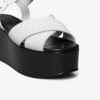 Bombe sandal med korsade remmar och plattform Bombe sandal med korsade remmar och plattform