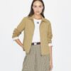 Broderad golfjacka i nylon Broderad golfjacka i nylon