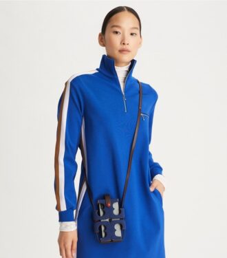 Crossbody-väska i filt med utskuren logotyp