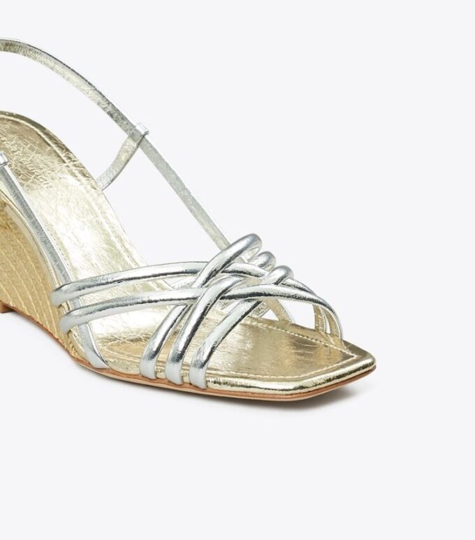 Espadriller med flera remmar och kilklack