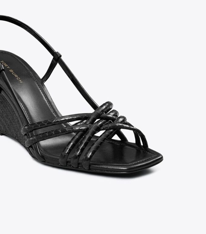 Espadrillesandaler med kilklack och flera remmar