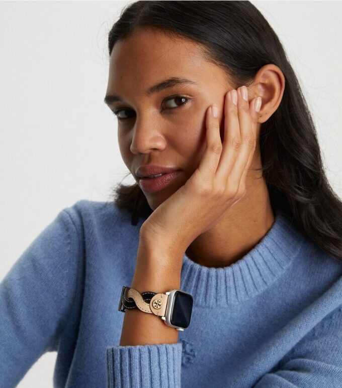 Flätat armband för Apple Watch®, krämfärgat/svart läder, 38 mm – 40 mm Flätat armband för Apple Watch®, krämfärgat/svart läder, 38 mm – 40 mm