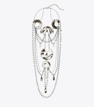 Halsband med pärlor och harts Halsband med pärlor och harts