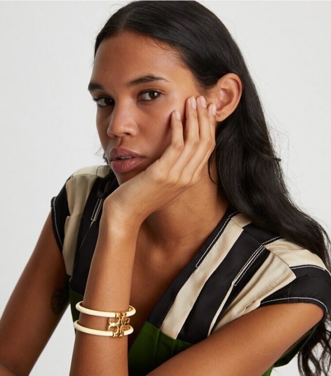 Kira emaljerat brett armband Kira emaljerat brett armband