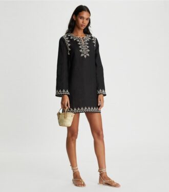 Kort kaftan med dekorationer Kort kaftan med dekorationer