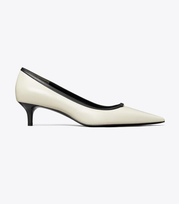 Lågklackade pumps med Double T-spänne Lågklackade pumps med Double T-spänne
