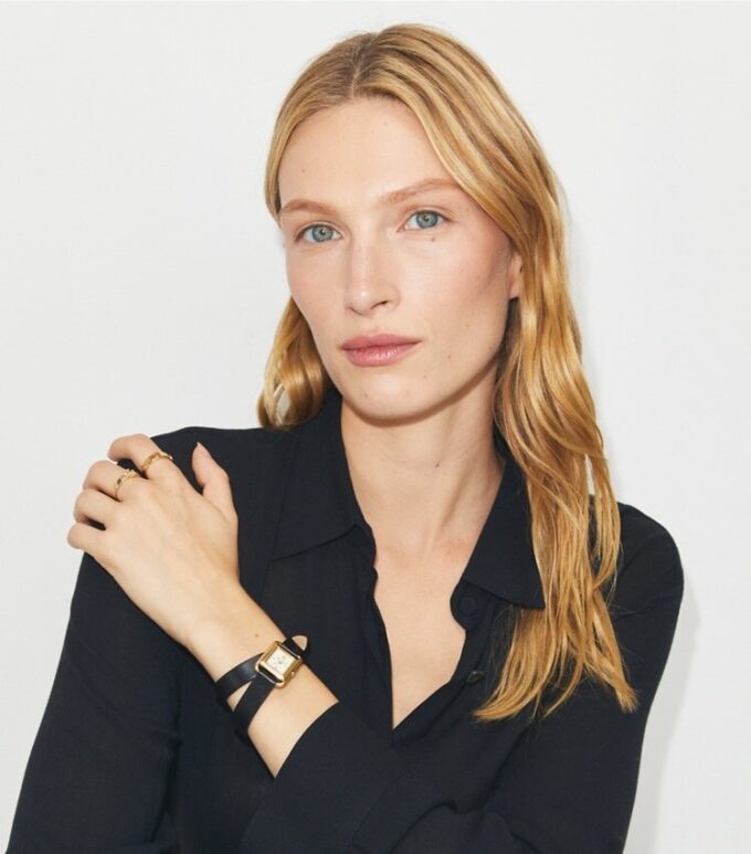 Liten Kira-klocka med dubbelt armband Liten Kira-klocka med dubbelt armband