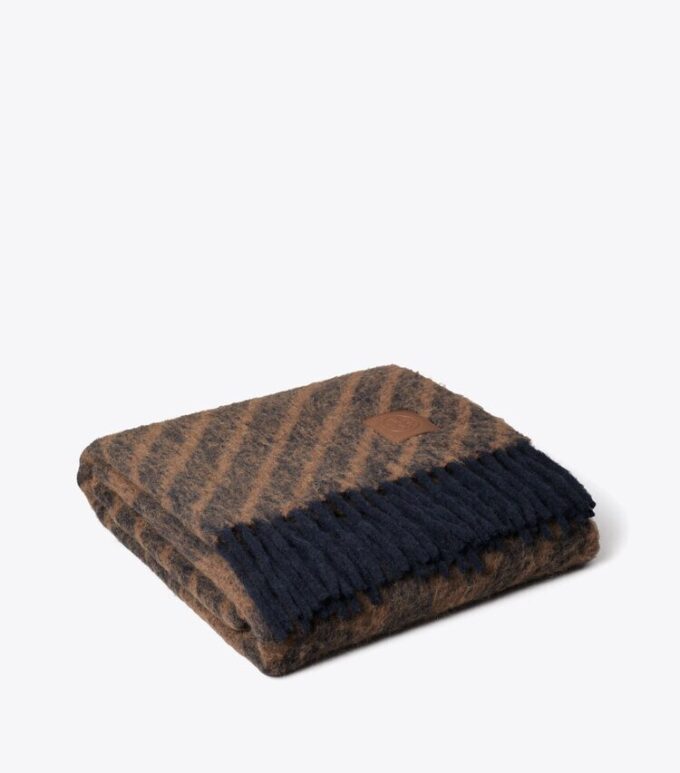 Logo Stripe Bouclé Blanket Logo Stripe Bouclé Blanket
