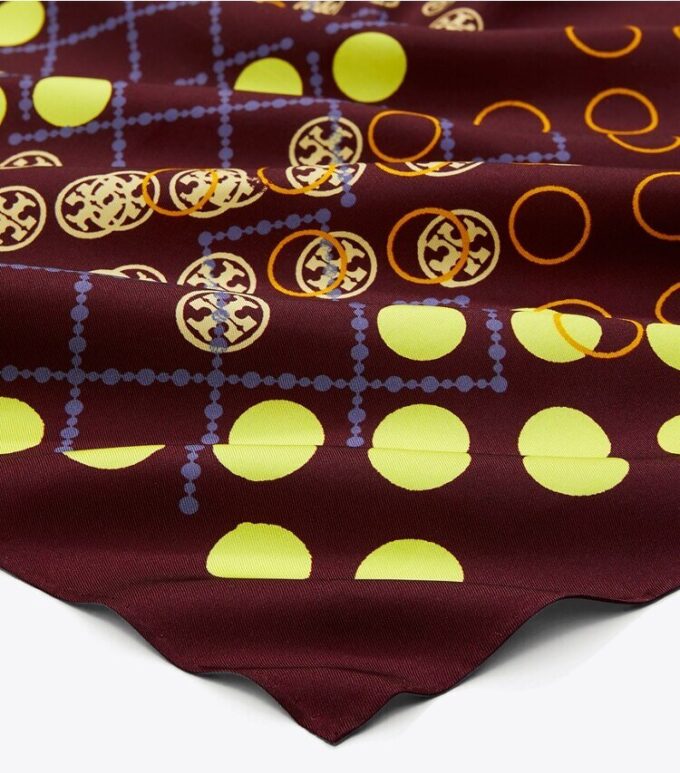 Nackduk med prickigt T Monogram