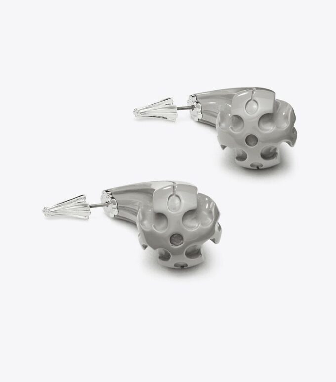 Piercade örhängen fram och bak Piercade örhängen fram och bak