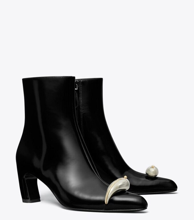 Pierced-ankelboots med klack Pierced-ankelboots med klack