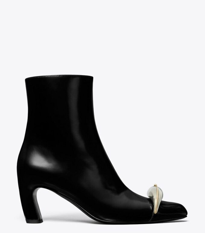 Pierced-ankelboots med klack Pierced-ankelboots med klack