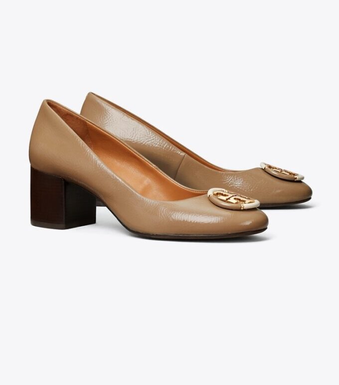Pumps med flera logotyper