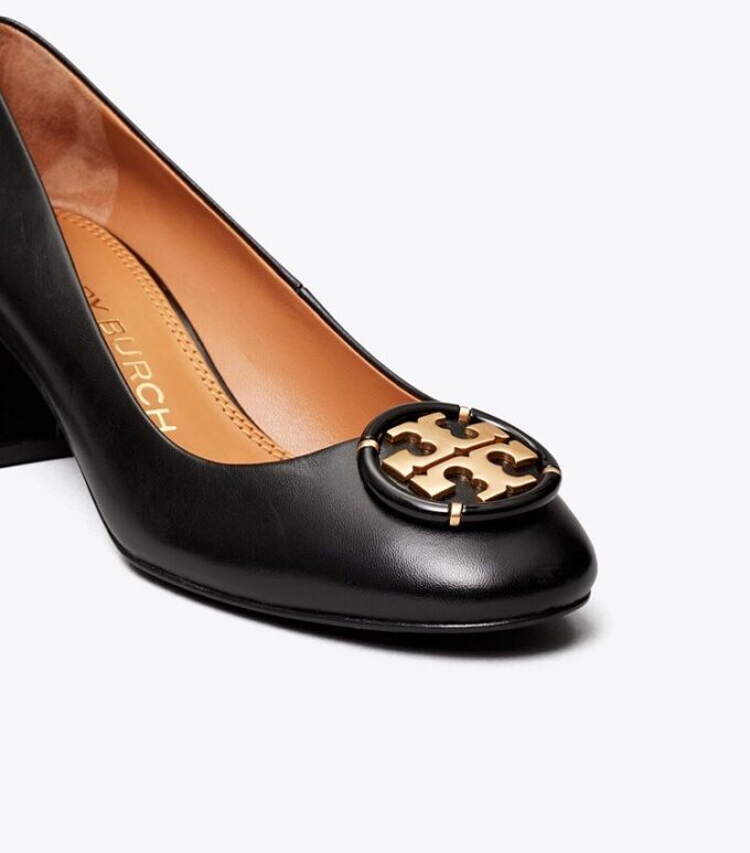 Pumps med flera logotyper, extra bred
