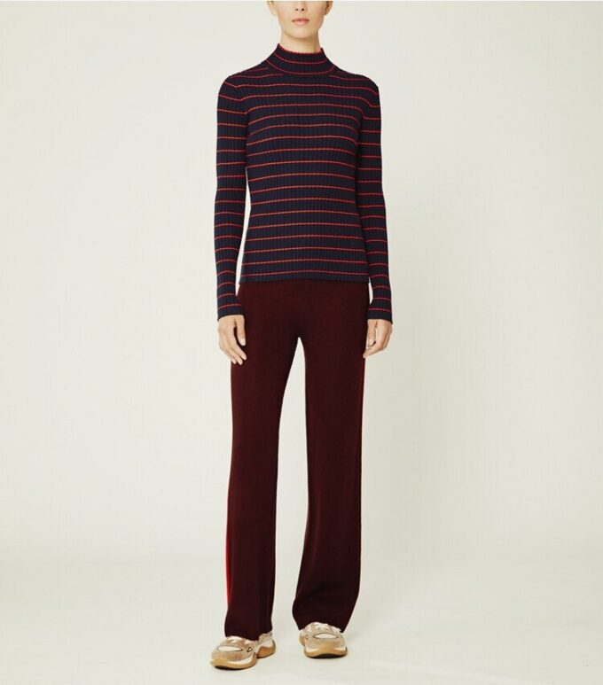 Randig ribbad mjuk teknikstickad turtleneck Randig ribbad mjuk teknikstickad turtleneck