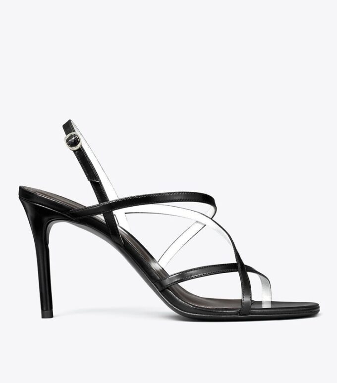 Sandaler med flera remmar och klack Sandaler med flera remmar och klack