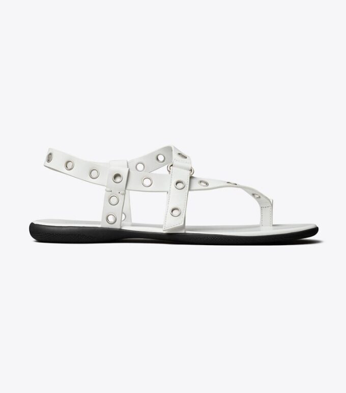 Sandaler med öglor vid tårna