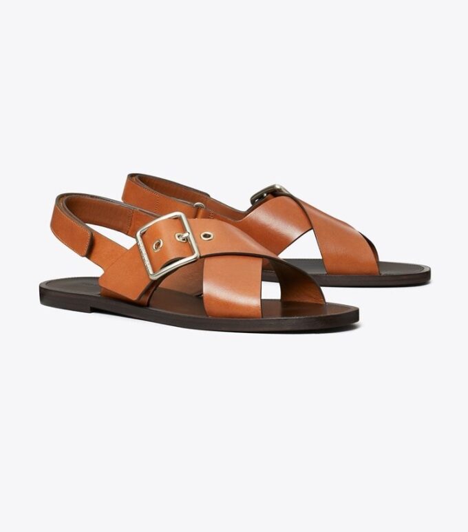 Sandaler med korsade remmar