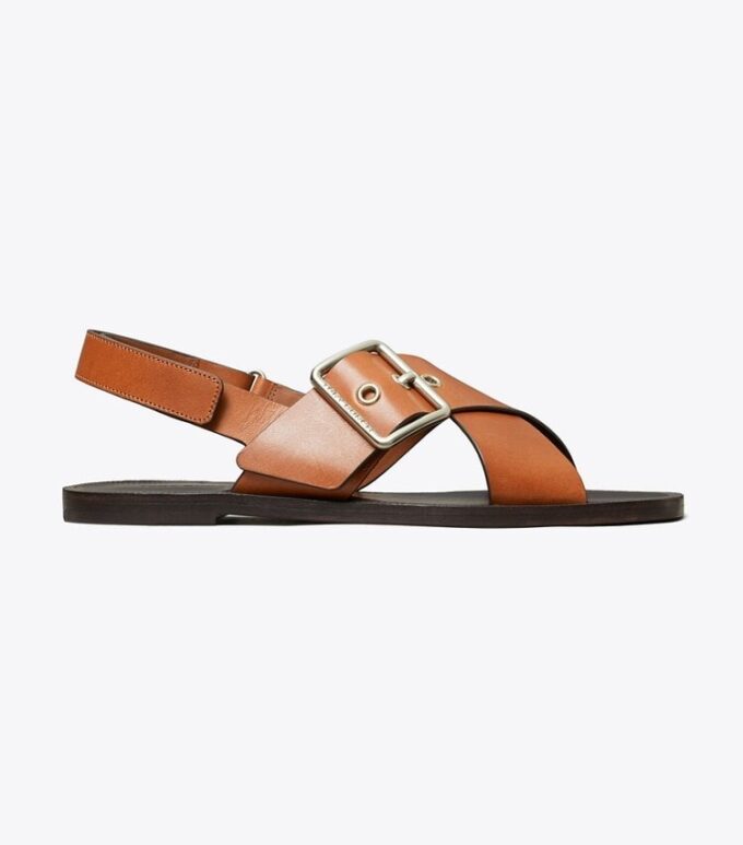 Sandaler med korsade remmar