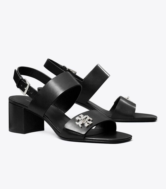 Sandaler med vridlås och klack Sandaler med vridlås och klack