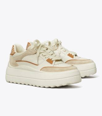 Stage Sneaker