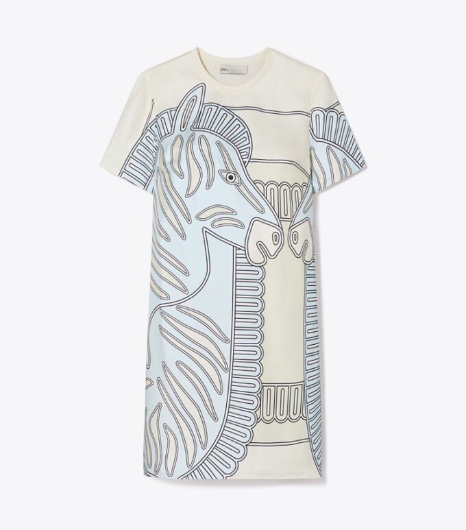 T-shirtklänning med tryckt silkesframsida