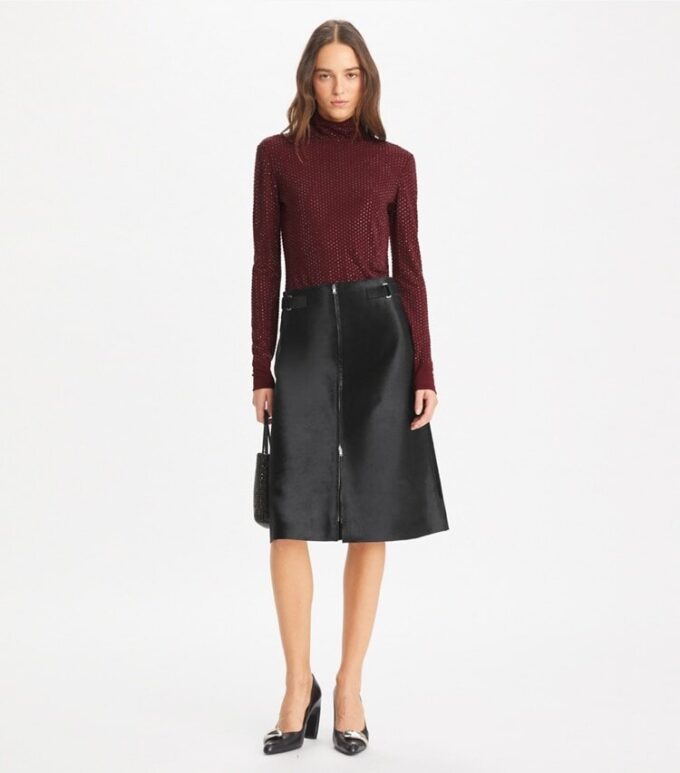 Turtleneck i viskosjersey med dekorationer