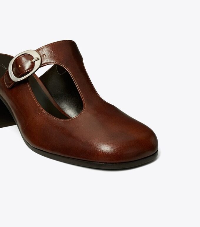 Violett mule med T-rem och klack Violett mule med T-rem och klack